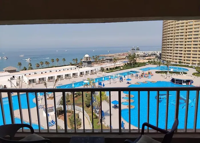 Aparthotel بورتو السخنة الاهرامات *